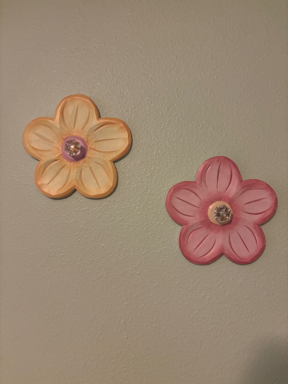 2 Decorative Flower Wall Hooks